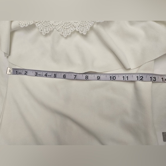 By&By Sexy Bodycon Dress
Off white
Size 1
Off Shoulder
Measurements in picture - Picture 8 of 8